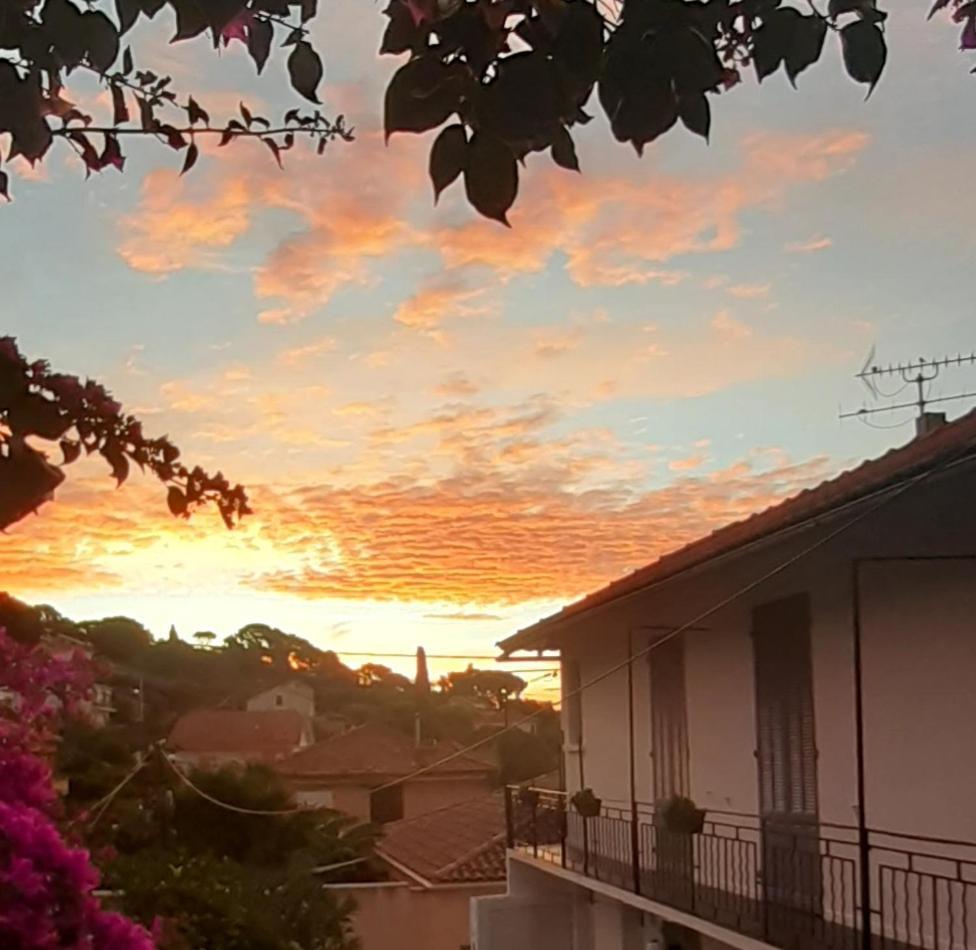 Logement Le Serein Toulon Luaran gambar